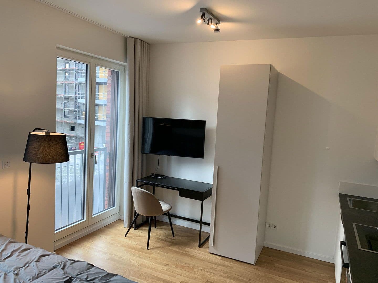 Prenájom bytu 1-izbový 26 m², Genthinerstr 44, Berlin, Berlín Prenájom bytu 1-izbový 26 m², Genthinerstr 44, Berlin, Berlín