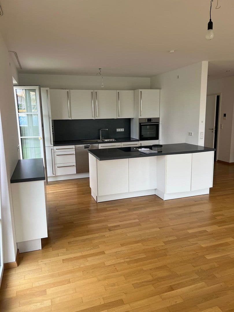 Prenájom bytu 2-izbový 93 m², Geothestraße 9, Langenargen, Bádensko-Wurttembersko Prenájom bytu 2-izbový 93 m², Geothestraße 9, Langenargen, Bádensko-Wurttembersko