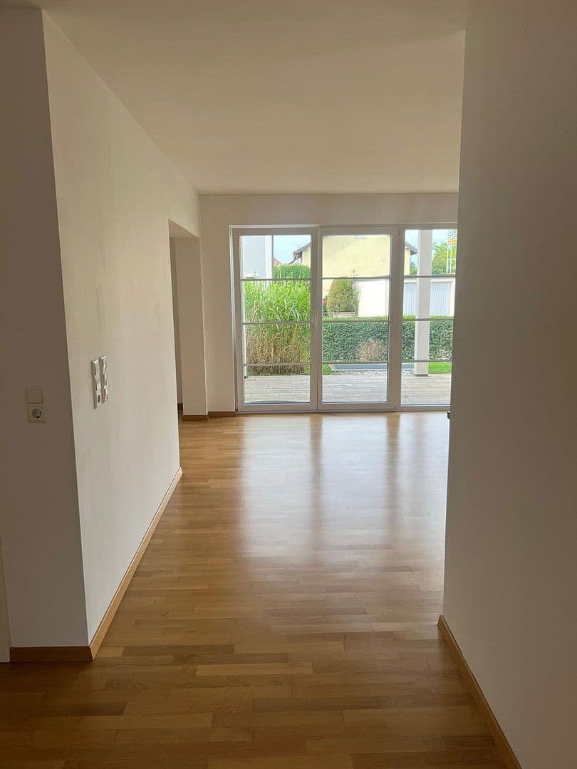 Prenájom bytu 2-izbový 93 m², Geothestraße 9, Langenargen, Bádensko-Wurttembersko Prenájom bytu 2-izbový 93 m², Geothestraße 9, Langenargen, Bádensko-Wurttembersko