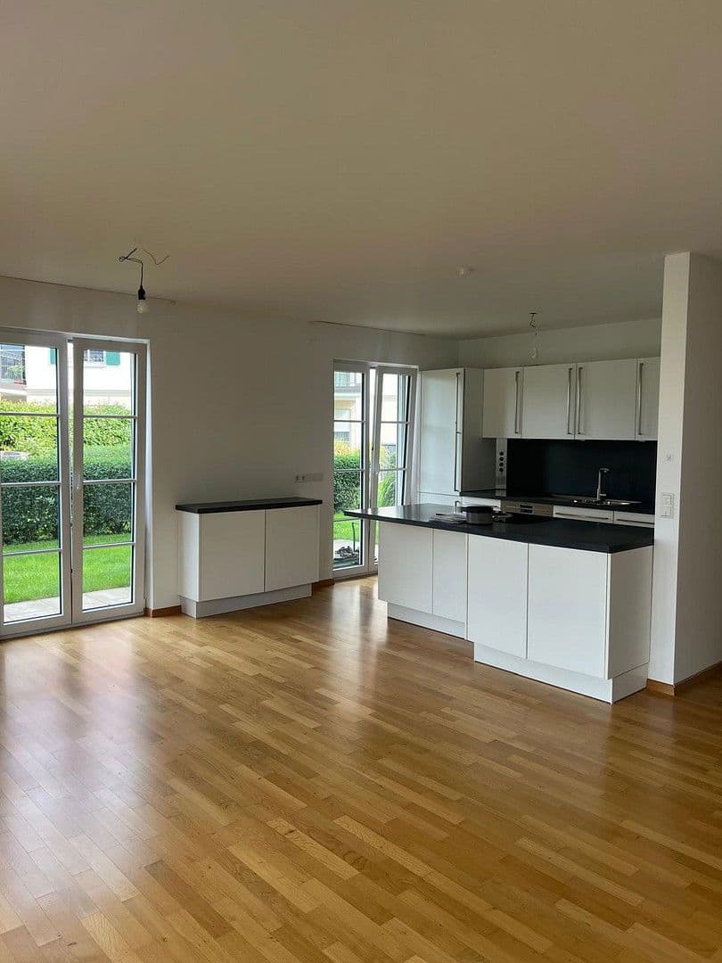 Prenájom bytu 2-izbový 93 m², Geothestraße 9, Langenargen, Bádensko-Wurttembersko Prenájom bytu 2-izbový 93 m², Geothestraße 9, Langenargen, Bádensko-Wurttembersko