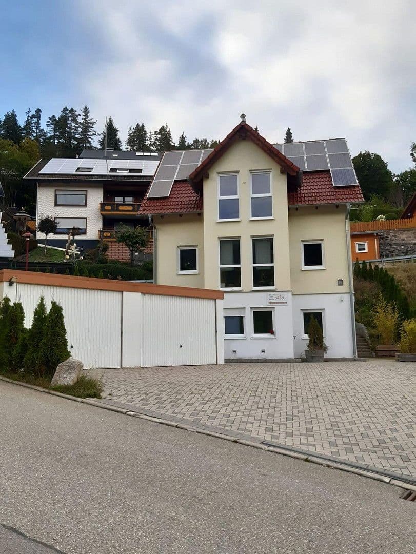 Predaj domu 185 m², pozemek 508 m², Talblick 2, Vöhrenbach, Bádensko-Wurttembersko Predaj domu 185 m², pozemek 508 m², Talblick 2, Vöhrenbach, Bádensko-Wurttembersko