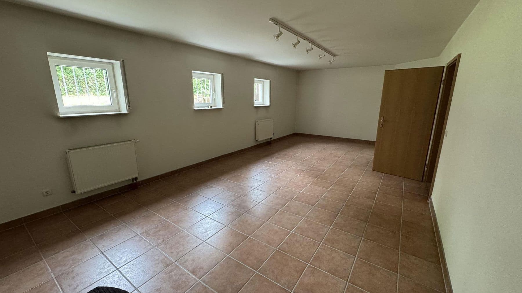 Predaj nebytového priestoru 6.330 m², Kämpfelbach, Bádensko-Wurttembersko Predaj nebytového priestoru 6.330 m², Kämpfelbach, Bádensko-Wurttembersko