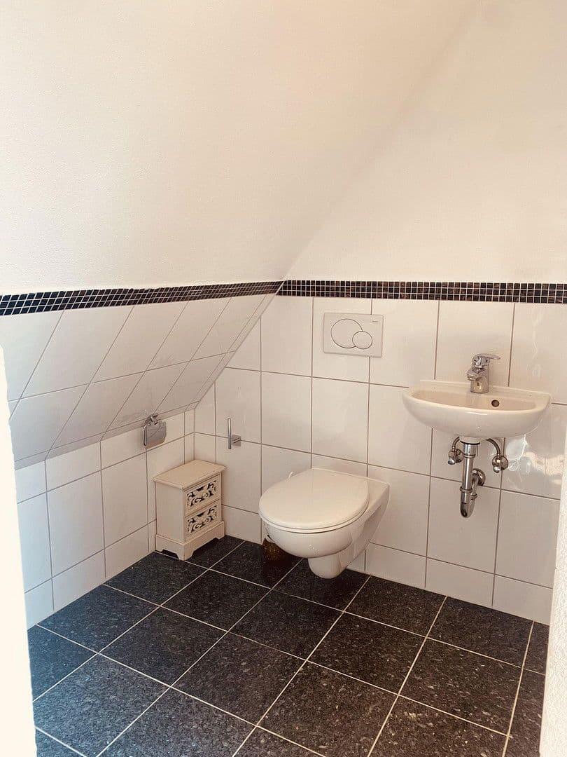 Predaj domu 237 m², pozemek 610 m², Mühlacker, Bádensko-Wurttembersko Predaj domu 237 m², pozemek 610 m², Mühlacker, Bádensko-Wurttembersko