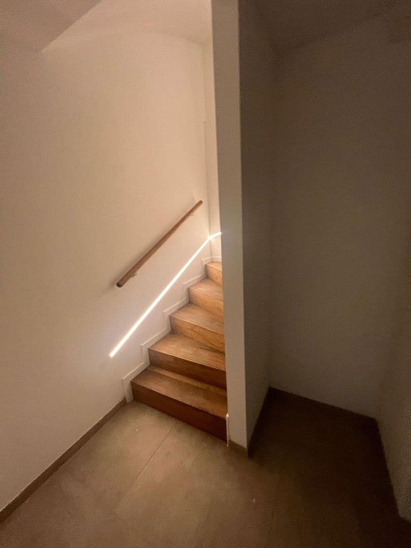 Predaj domu 212 m², pozemek 182 m², Am Blumenfeld 23 A, Meerbusch, Severné Porýnie - Westfálsko Predaj domu 212 m², pozemek 182 m², Am Blumenfeld 23 A, Meerbusch, Severné Porýnie - Westfálsko