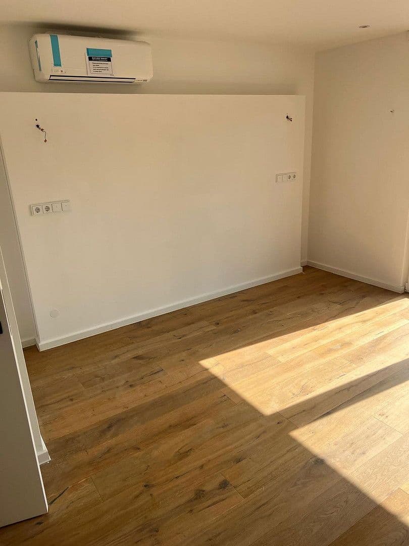 Predaj domu 212 m², pozemek 182 m², Am Blumenfeld 23 A, Meerbusch, Severné Porýnie - Westfálsko Predaj domu 212 m², pozemek 182 m², Am Blumenfeld 23 A, Meerbusch, Severné Porýnie - Westfálsko