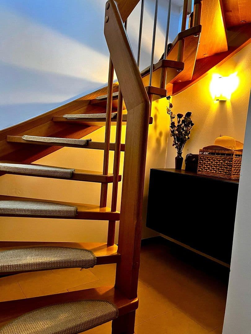 Prenájom bytu 3-izbový 96 m², Graz, Štajersko Prenájom bytu 3-izbový 96 m², Graz, Štajersko