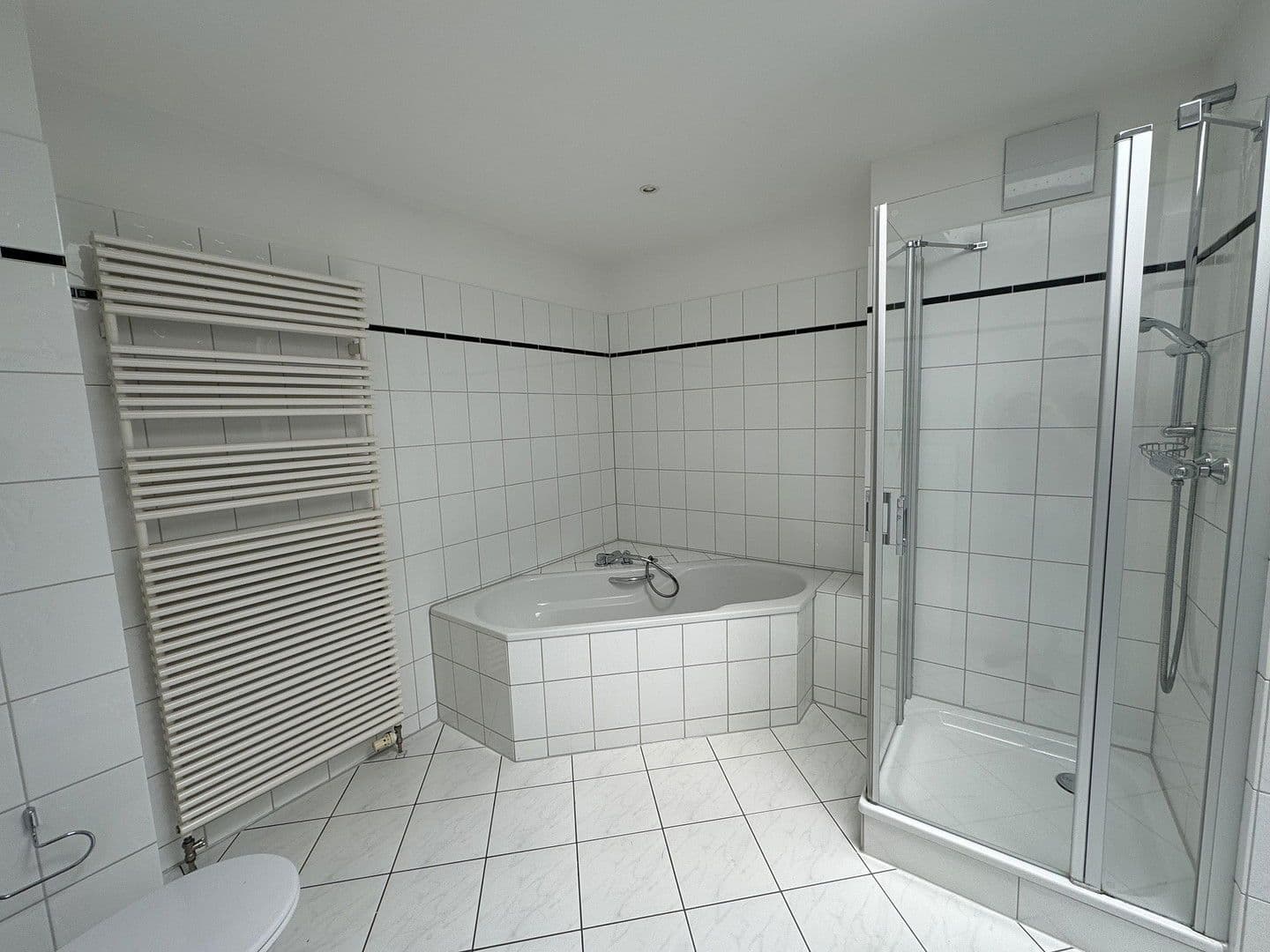 Predaj bytu 5-izbový 198 m², Albrechtstraße, Berlin, Berlín Predaj bytu 5-izbový 198 m², Albrechtstraße, Berlin, Berlín