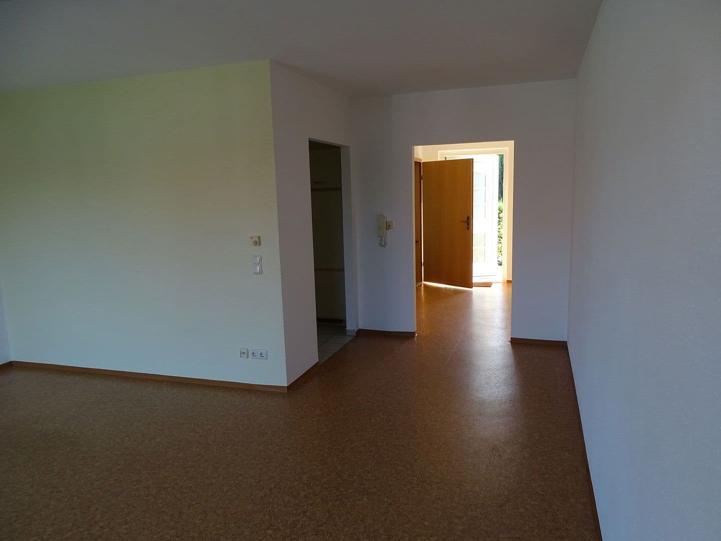 Prenájom bytu 1-izbový 54 m², Dresden-Weißig, Sasko Prenájom bytu 1-izbový 54 m², Dresden-Weißig, Sasko