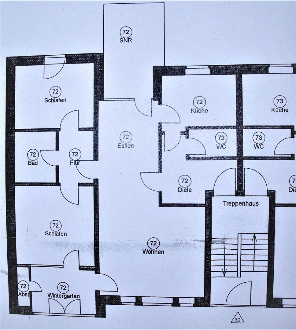 Prenájom bytu 3-izbový 90 m², Rheinbrohler Weg 30, Düsseldorf, Severné Porýnie - Westfálsko Prenájom bytu 3-izbový 90 m², Rheinbrohler Weg 30, Düsseldorf, Severné Porýnie - Westfálsko