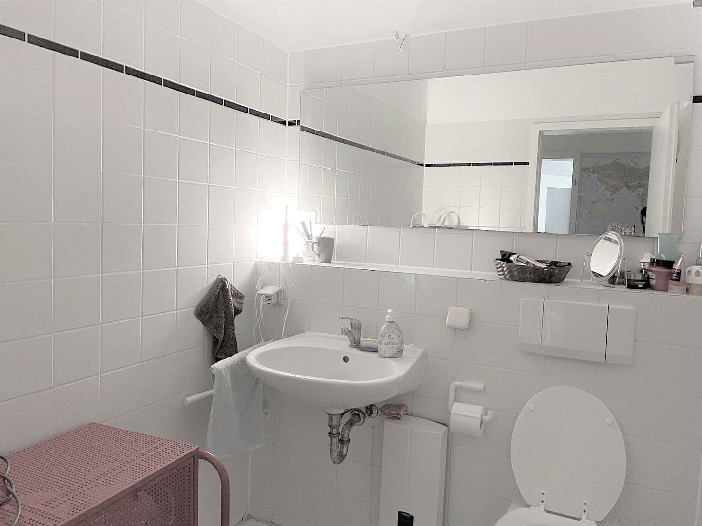 Prenájom bytu 3-izbový 90 m², Rheinbrohler Weg 30, Düsseldorf, Severné Porýnie - Westfálsko Prenájom bytu 3-izbový 90 m², Rheinbrohler Weg 30, Düsseldorf, Severné Porýnie - Westfálsko