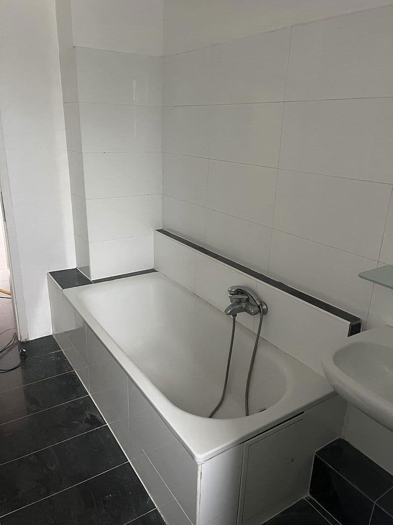 Prenájom bytu 3-izbový 92 m², St.-Anton-Str. 21, Krefeld, Severné Porýnie - Westfálsko Prenájom bytu 3-izbový 92 m², St.-Anton-Str. 21, Krefeld, Severné Porýnie - Westfálsko