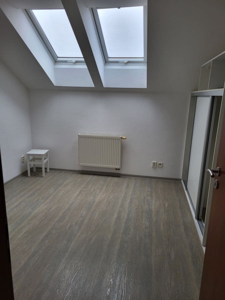 Prenájom bytu 2-izbový 50 m², Nádražní, Zbuzany, Středočeský kraj Prenájom bytu 2-izbový 50 m², Nádražní, Zbuzany, Středočeský kraj