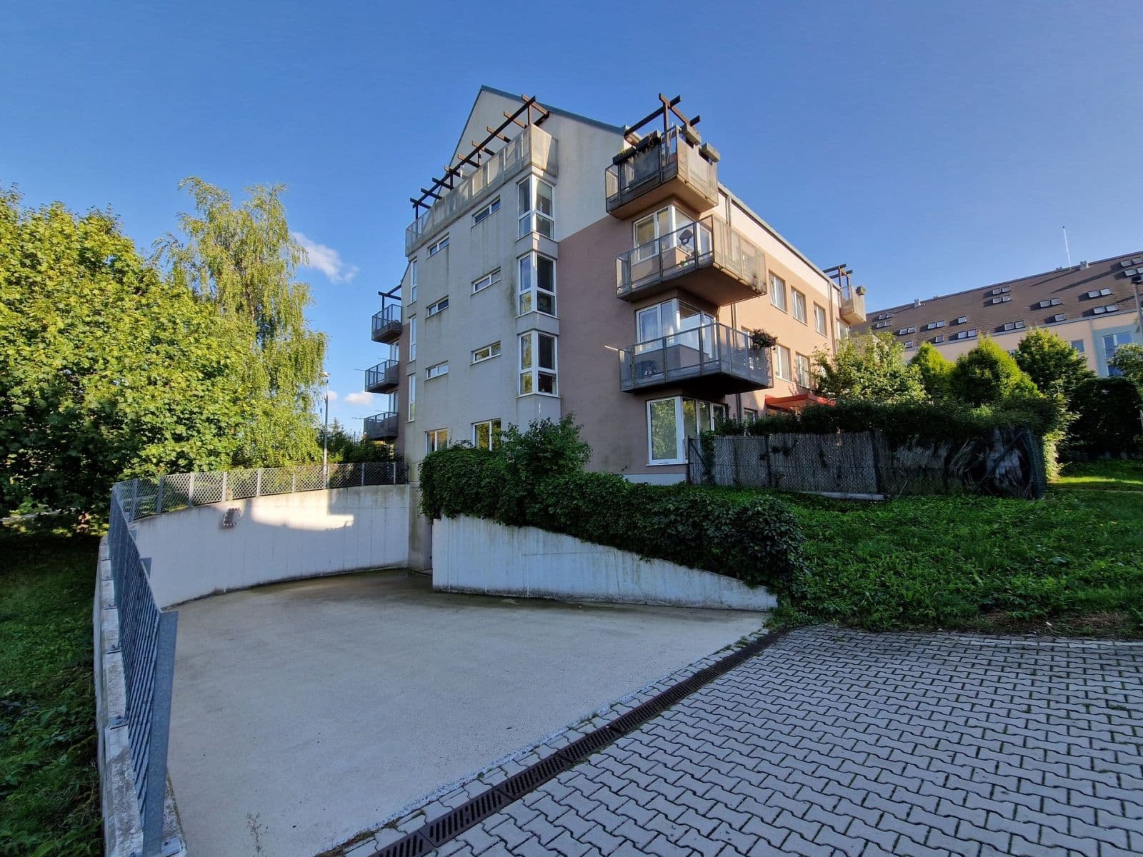 Prenájom bytu 3-izbový 76 m², Herlíkovická, Praha, Praha Prenájom bytu 3-izbový 76 m², Herlíkovická, Praha, Praha