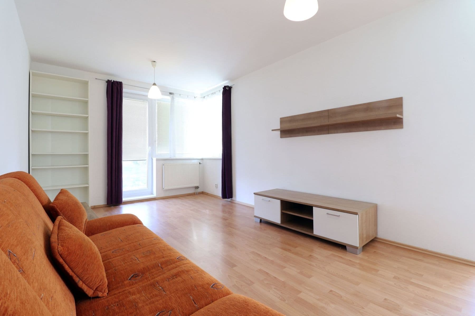 Prenájom bytu 3-izbový 76 m², Herlíkovická, Praha, Praha Prenájom bytu 3-izbový 76 m², Herlíkovická, Praha, Praha