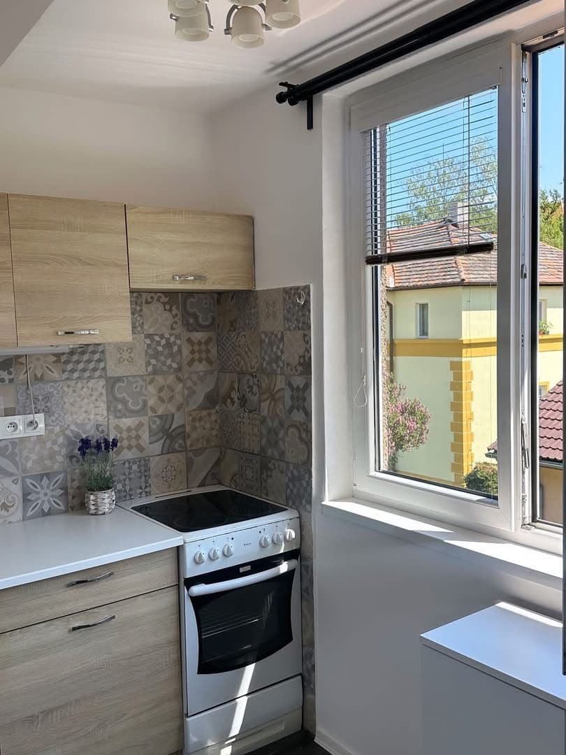 Predaj bytu 1-izbový 39 m², Na Louce, Králův Dvůr, Středočeský kraj Predaj bytu 1-izbový 39 m², Na Louce, Králův Dvůr, Středočeský kraj