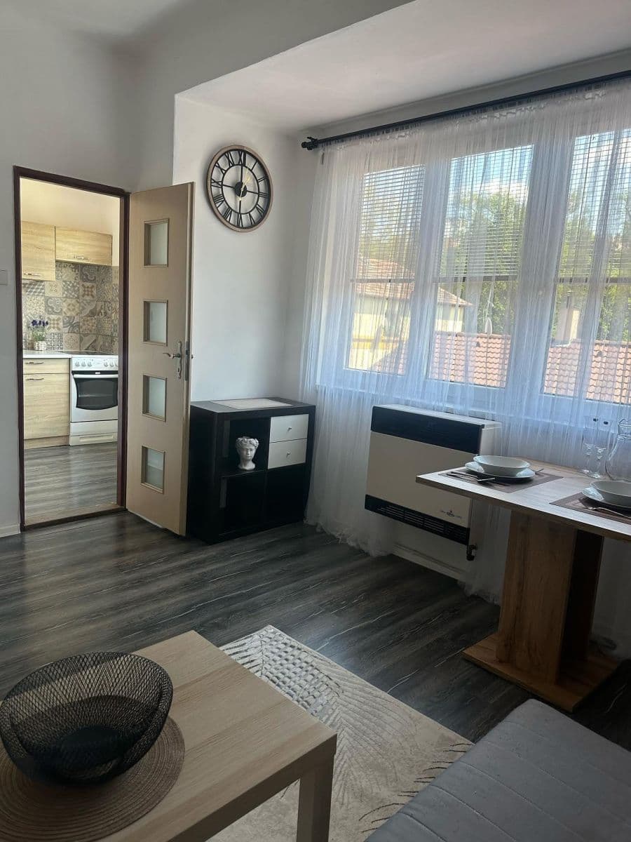 Predaj bytu 1-izbový 39 m², Na Louce, Králův Dvůr, Středočeský kraj Predaj bytu 1-izbový 39 m², Na Louce, Králův Dvůr, Středočeský kraj