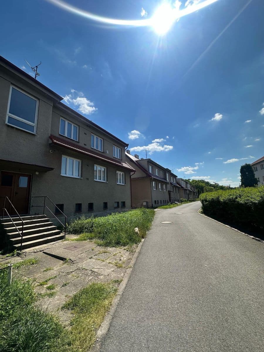 Predaj bytu 1-izbový 39 m², Na Louce, Králův Dvůr, Středočeský kraj Predaj bytu 1-izbový 39 m², Na Louce, Králův Dvůr, Středočeský kraj