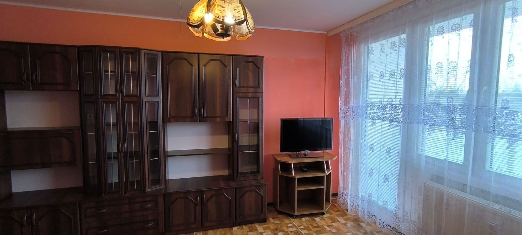 Prenájom bytu 3-izbový 82 m², nám. Republiky, Neratovice, Středočeský kraj Prenájom bytu 3-izbový 82 m², nám. Republiky, Neratovice, Středočeský kraj