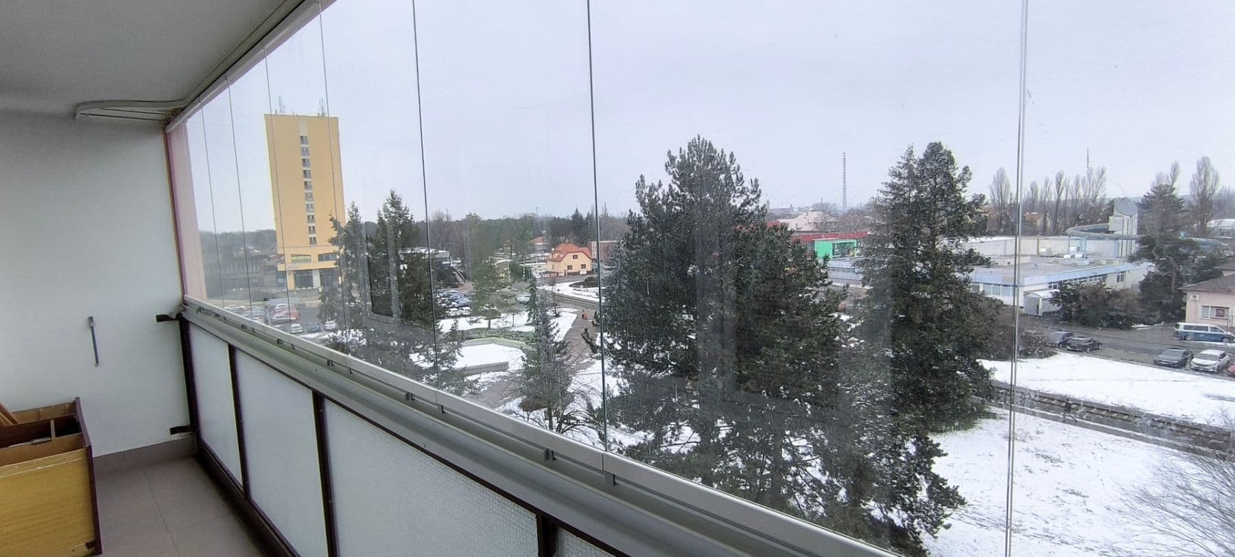 Prenájom bytu 3-izbový 82 m², nám. Republiky, Neratovice, Středočeský kraj Prenájom bytu 3-izbový 82 m², nám. Republiky, Neratovice, Středočeský kraj