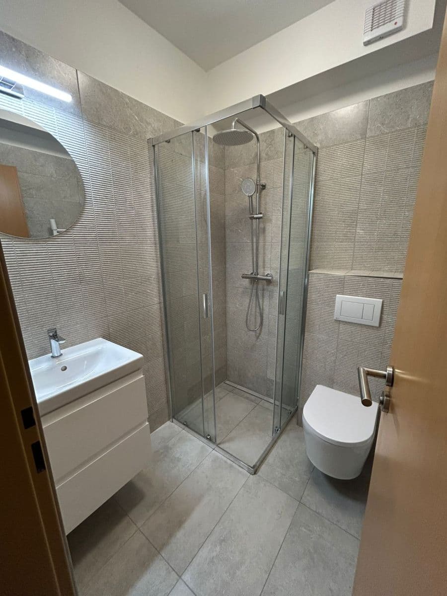 Prenájom bytu 1-izbový 23 m², Seifertova, Praha, Praha Prenájom bytu 1-izbový 23 m², Seifertova, Praha, Praha