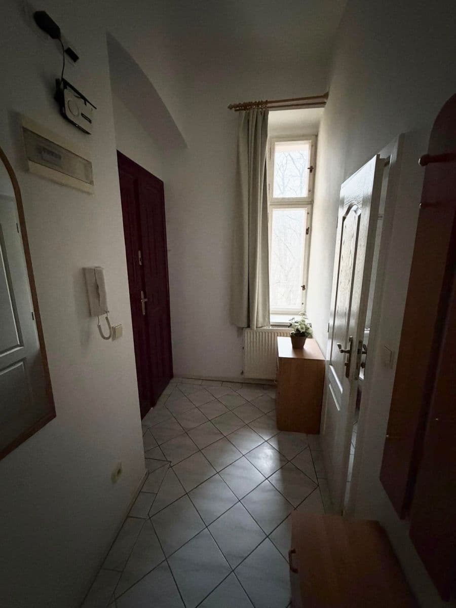 Prenájom bytu 1-izbový 42 m², Záhřebská, Praha, Praha Prenájom bytu 1-izbový 42 m², Záhřebská, Praha, Praha