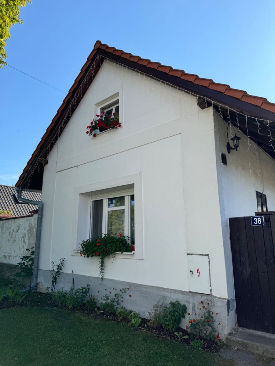 Predaj domu 185 m², pozemek 2.075 m², Vlkov pod Oškobrhem, Středočeský kraj Predaj domu 185 m², pozemek 2.075 m², Vlkov pod Oškobrhem, Středočeský kraj