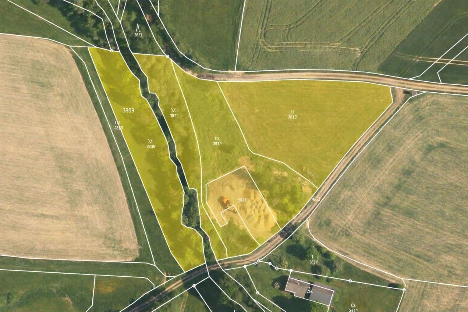 Predaj pozemku 9.989 m², Pěčín, Královéhradecký kraj Predaj pozemku 9.989 m², Pěčín, Královéhradecký kraj