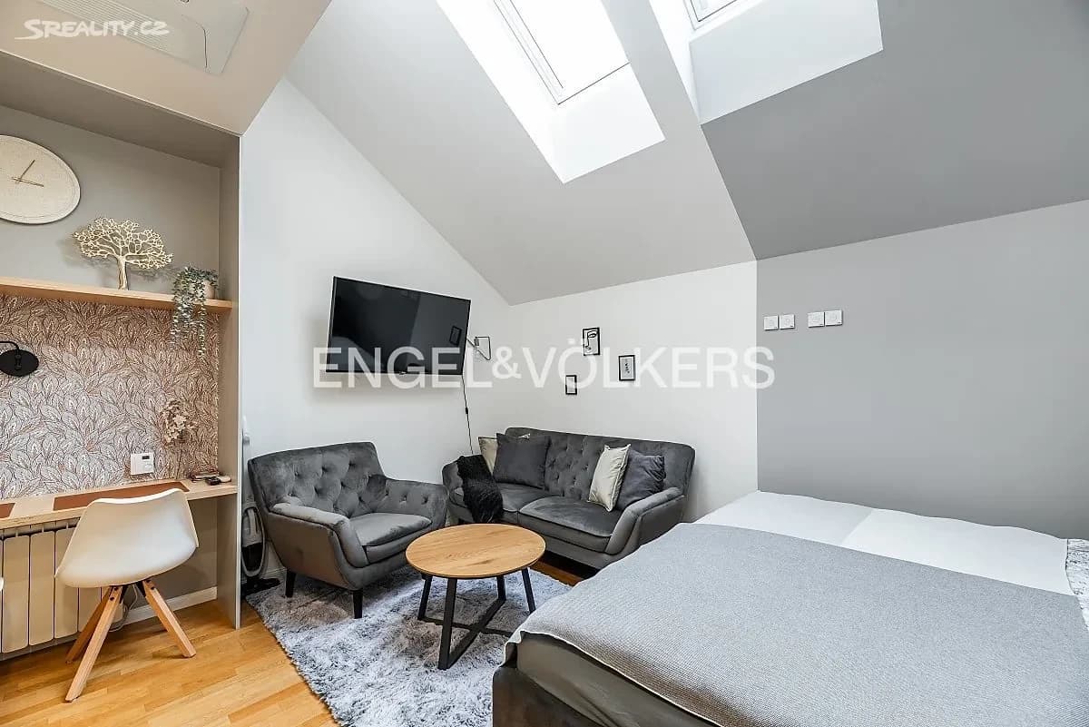 Prenájom bytu 1-izbový 27 m², Štěpánská, Praha, Praha Prenájom bytu 1-izbový 27 m², Štěpánská, Praha, Praha