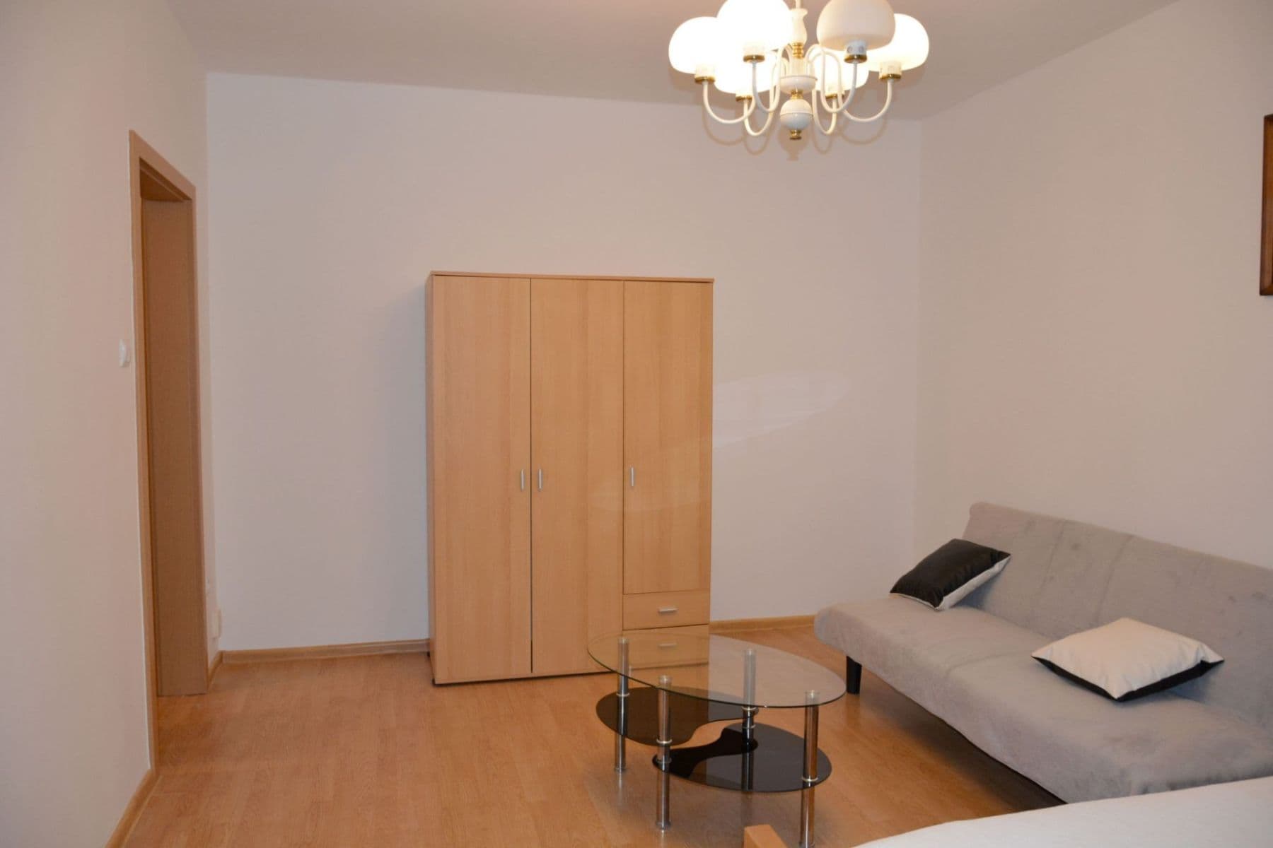 Predaj bytu 1-izbový 35 m², Kpt. Jána Rašu, Dúbravka, Bratislavský kraj Predaj bytu 1-izbový 35 m², Kpt. Jána Rašu, Dúbravka, Bratislavský kraj