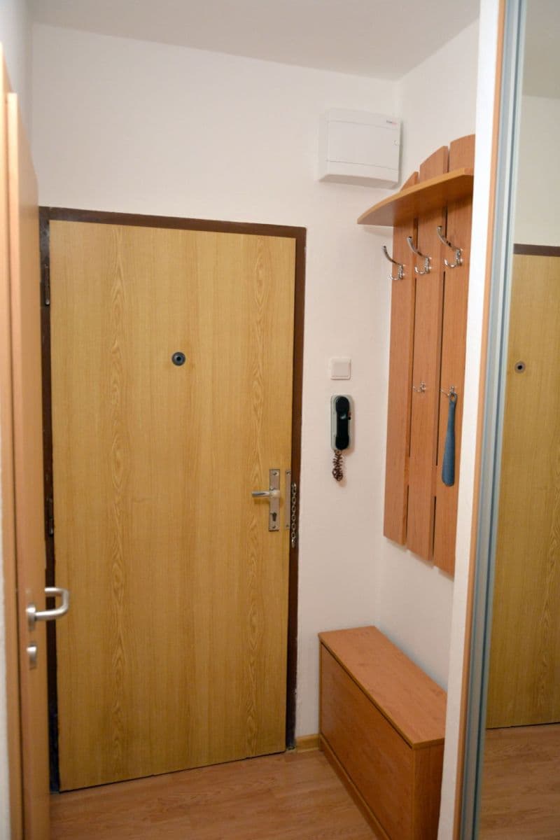 Predaj bytu 1-izbový 35 m², Kpt. Jána Rašu, Dúbravka, Bratislavský kraj Predaj bytu 1-izbový 35 m², Kpt. Jána Rašu, Dúbravka, Bratislavský kraj