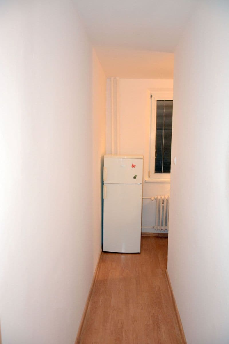 Predaj bytu 1-izbový 35 m², Kpt. Jána Rašu, Dúbravka, Bratislavský kraj Predaj bytu 1-izbový 35 m², Kpt. Jána Rašu, Dúbravka, Bratislavský kraj