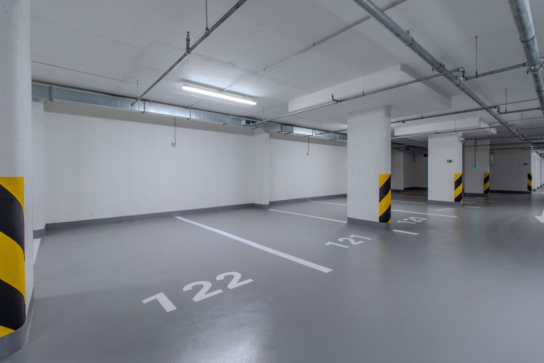 Prenájom garáže 15 m², Poděbradská, Praha, Praha Prenájom garáže 15 m², Poděbradská, Praha, Praha