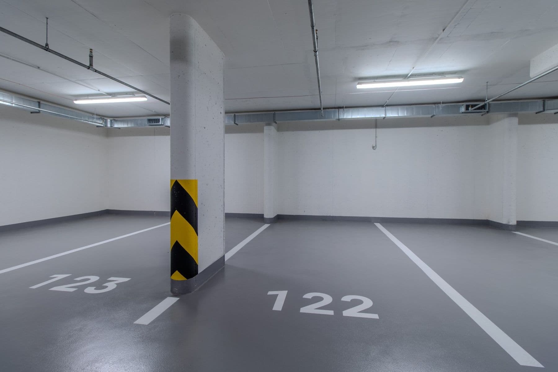 Prenájom garáže 15 m², Poděbradská, Praha, Praha Prenájom garáže 15 m², Poděbradská, Praha, Praha