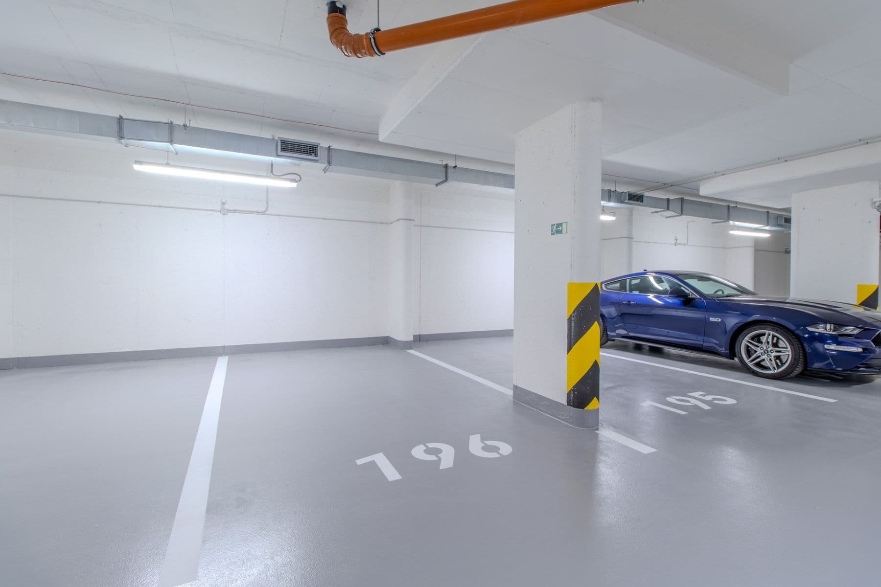 Prenájom garáže 15 m², Poděbradská, Praha, Praha Prenájom garáže 15 m², Poděbradská, Praha, Praha