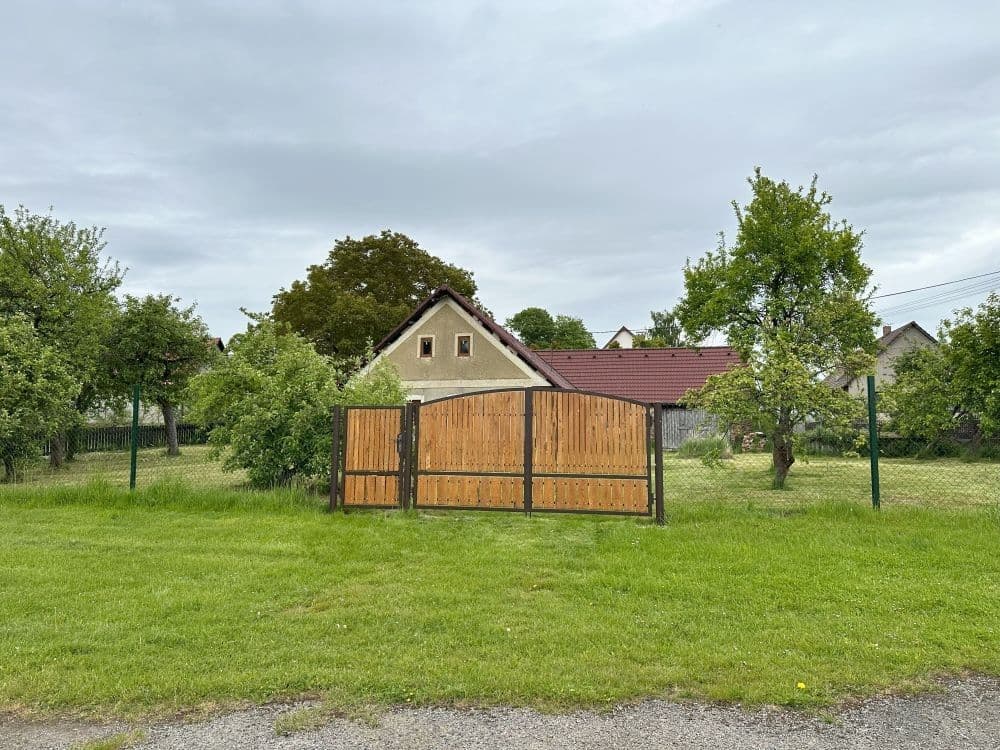 Predaj rekreačného objektu 250 m², pozemok 1.077 m², Smilovy Hory, Jihočeský kraj Predaj rekreačného objektu 250 m², pozemok 1.077 m², Smilovy Hory, Jihočeský kraj