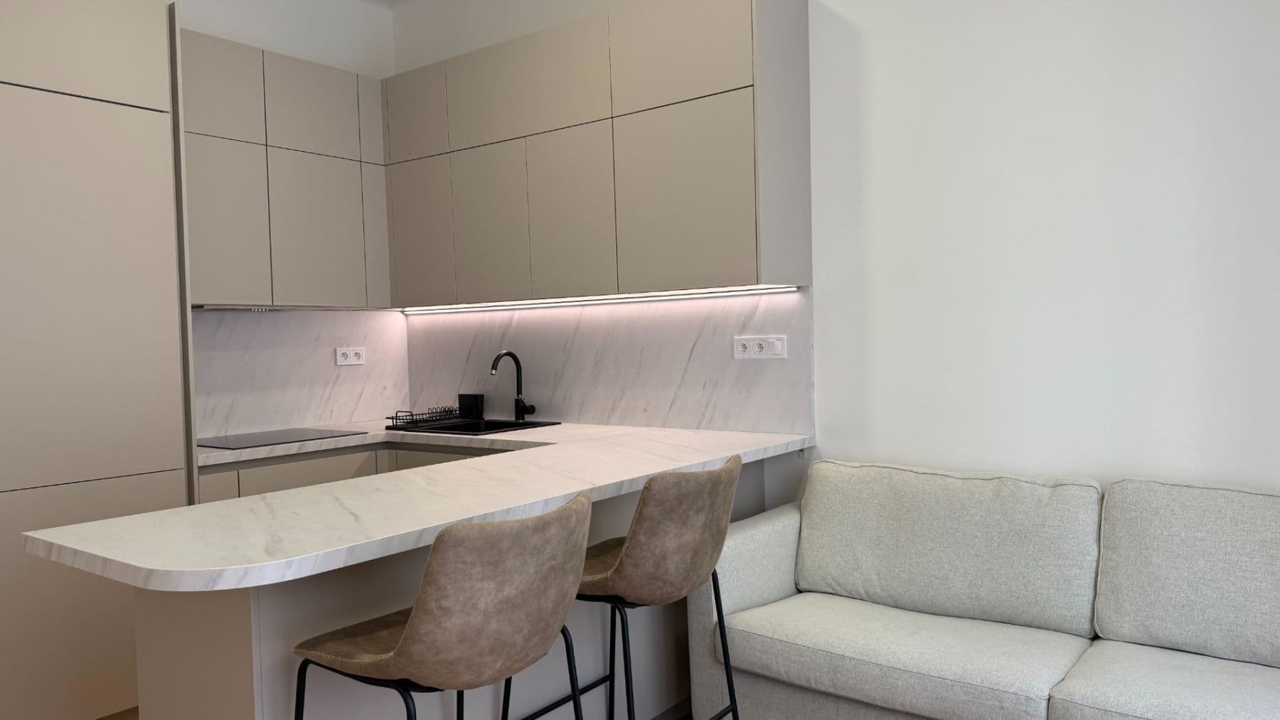 Prenájom bytu 2-izbový 45 m², Vinohradská, Praha, Praha Prenájom bytu 2-izbový 45 m², Vinohradská, Praha, Praha