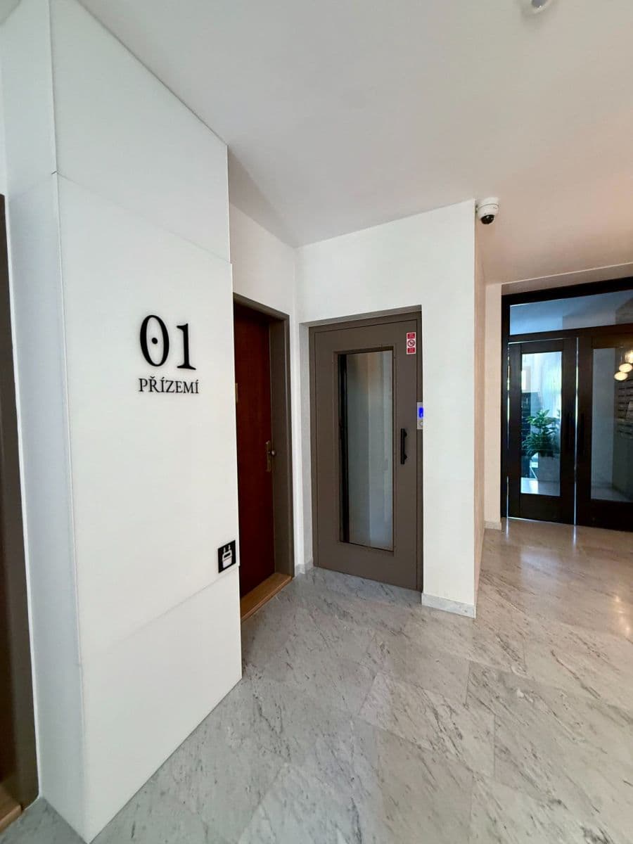 Prenájom bytu 2-izbový 45 m², Vinohradská, Praha, Praha Prenájom bytu 2-izbový 45 m², Vinohradská, Praha, Praha