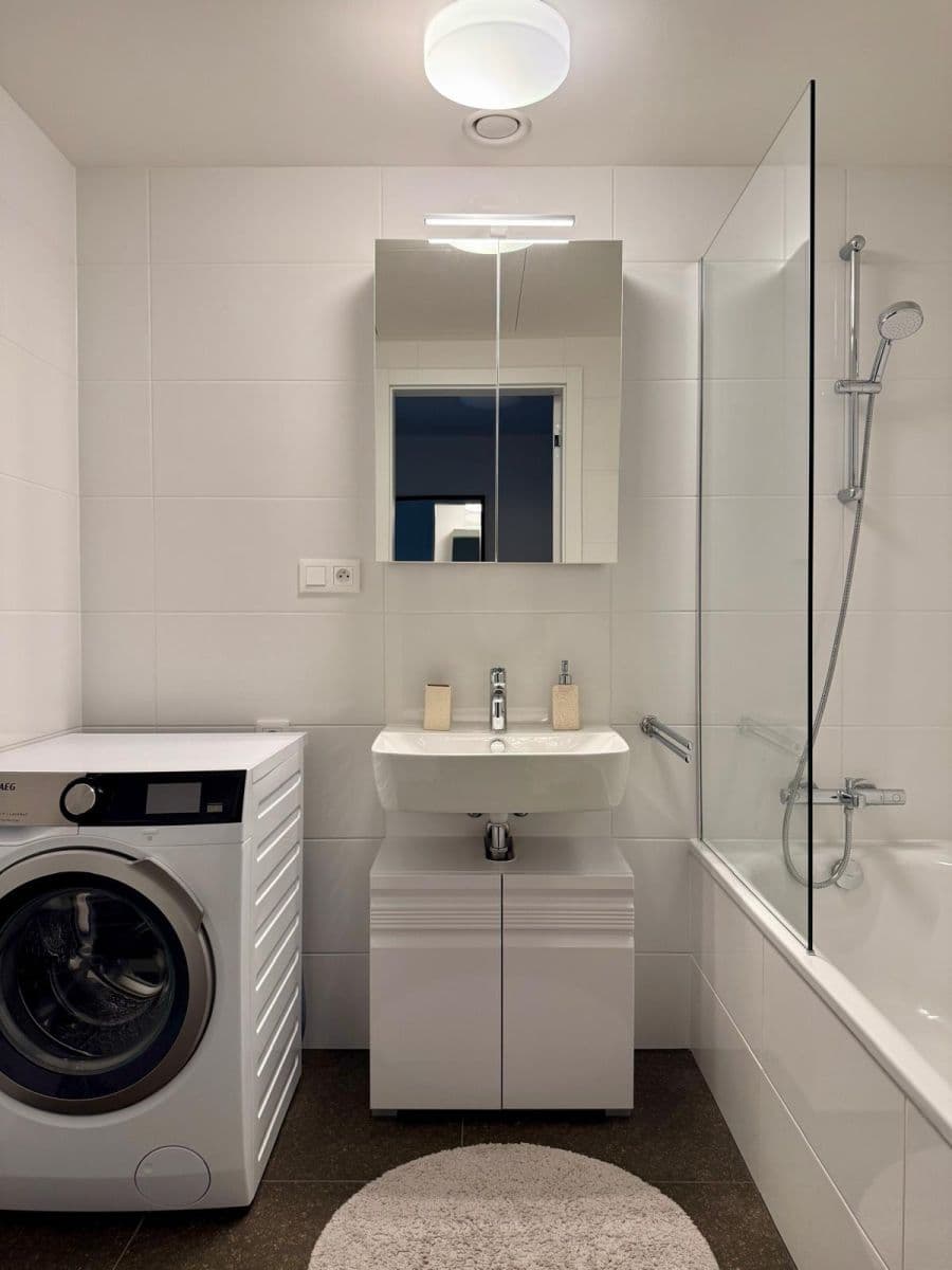 Prenájom bytu 2-izbový 57 m², Kolmanova, Praha, Praha Prenájom bytu 2-izbový 57 m², Kolmanova, Praha, Praha