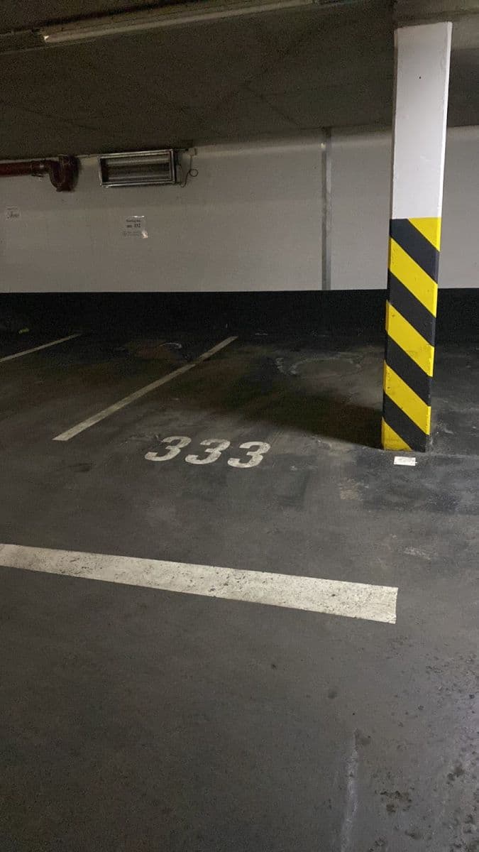 Prenájom garáže 15 m², U Zvonařky, Praha, Praha Prenájom garáže 15 m², U Zvonařky, Praha, Praha