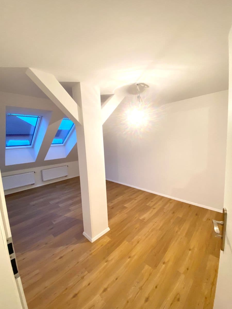Prenájom bytu 3-izbový 81 m², Kubelíkova, Praha, Praha Prenájom bytu 3-izbový 81 m², Kubelíkova, Praha, Praha