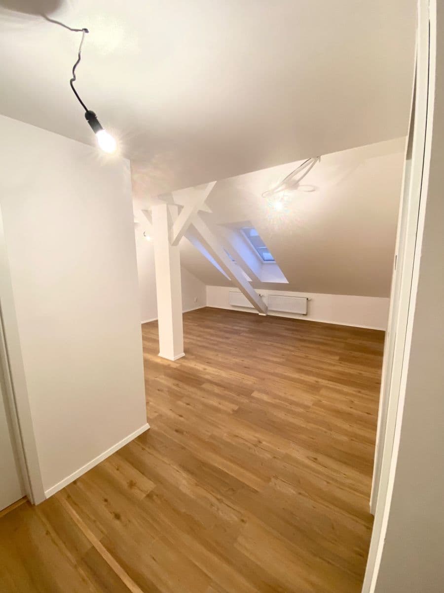 Prenájom bytu 3-izbový 81 m², Kubelíkova, Praha, Praha Prenájom bytu 3-izbový 81 m², Kubelíkova, Praha, Praha