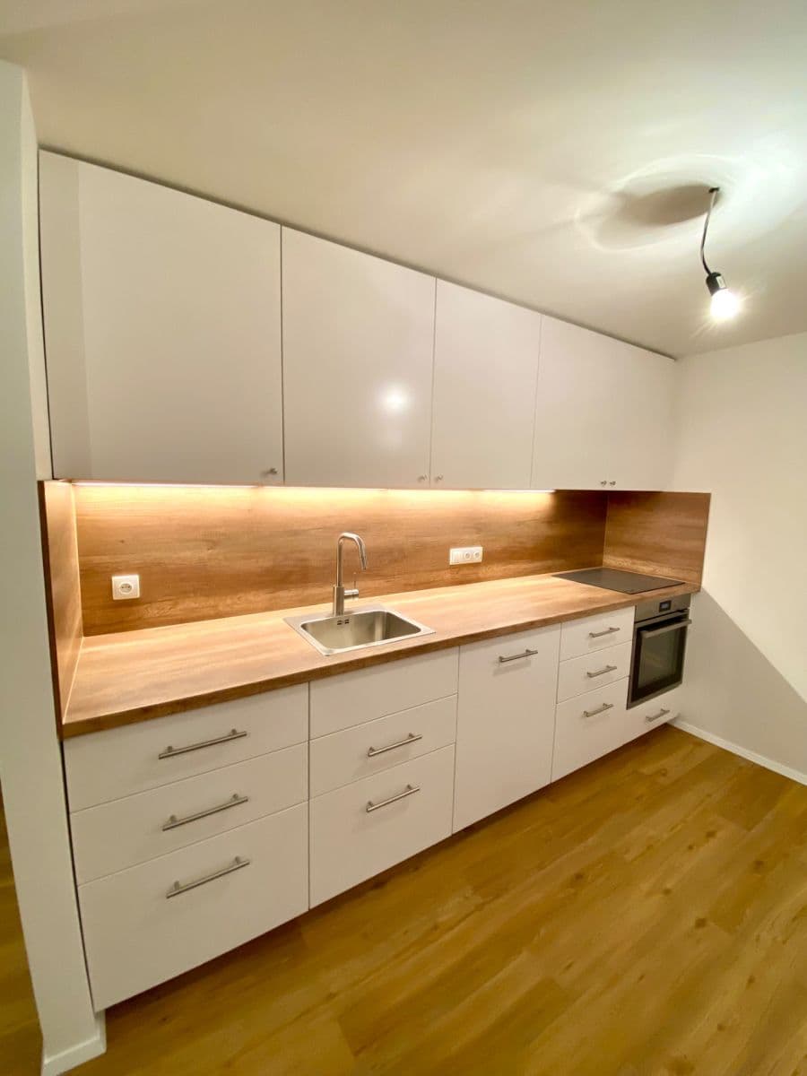 Prenájom bytu 3-izbový 81 m², Kubelíkova, Praha, Praha Prenájom bytu 3-izbový 81 m², Kubelíkova, Praha, Praha