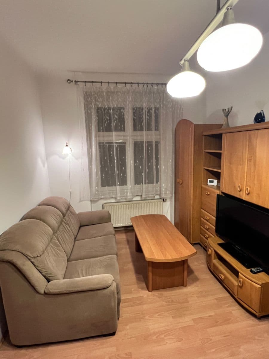 Prenájom bytu 2-izbový 50 m², Na Břehu, Praha, Praha Prenájom bytu 2-izbový 50 m², Na Břehu, Praha, Praha