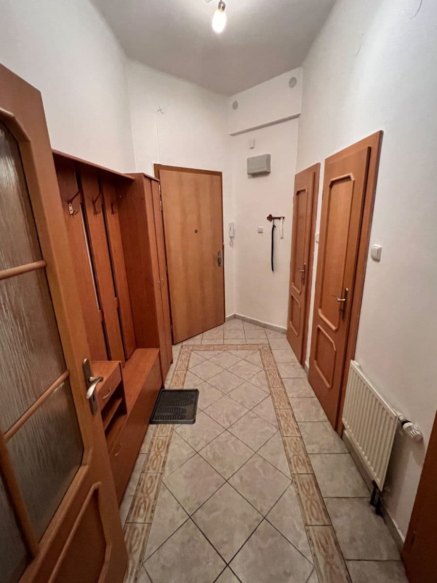 Prenájom bytu 2-izbový 50 m², Na Břehu, Praha, Praha Prenájom bytu 2-izbový 50 m², Na Břehu, Praha, Praha