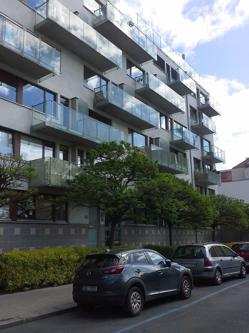 Prenájom bytu 1-izbový 37 m², U Měšťanského pivovaru, Praha, Praha Prenájom bytu 1-izbový 37 m², U Měšťanského pivovaru, Praha, Praha