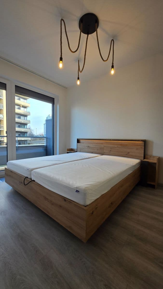 Prenájom bytu 2-izbový 47 m², Drahňovická, Praha, Praha Prenájom bytu 2-izbový 47 m², Drahňovická, Praha, Praha