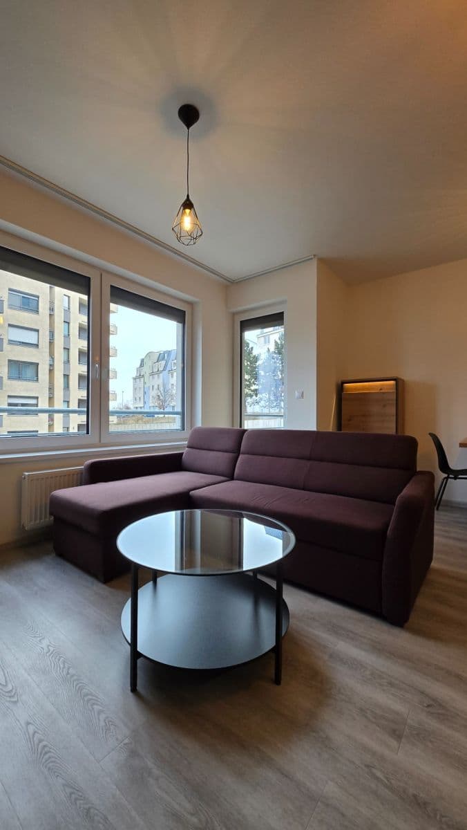 Prenájom bytu 2-izbový 47 m², Drahňovická, Praha, Praha Prenájom bytu 2-izbový 47 m², Drahňovická, Praha, Praha