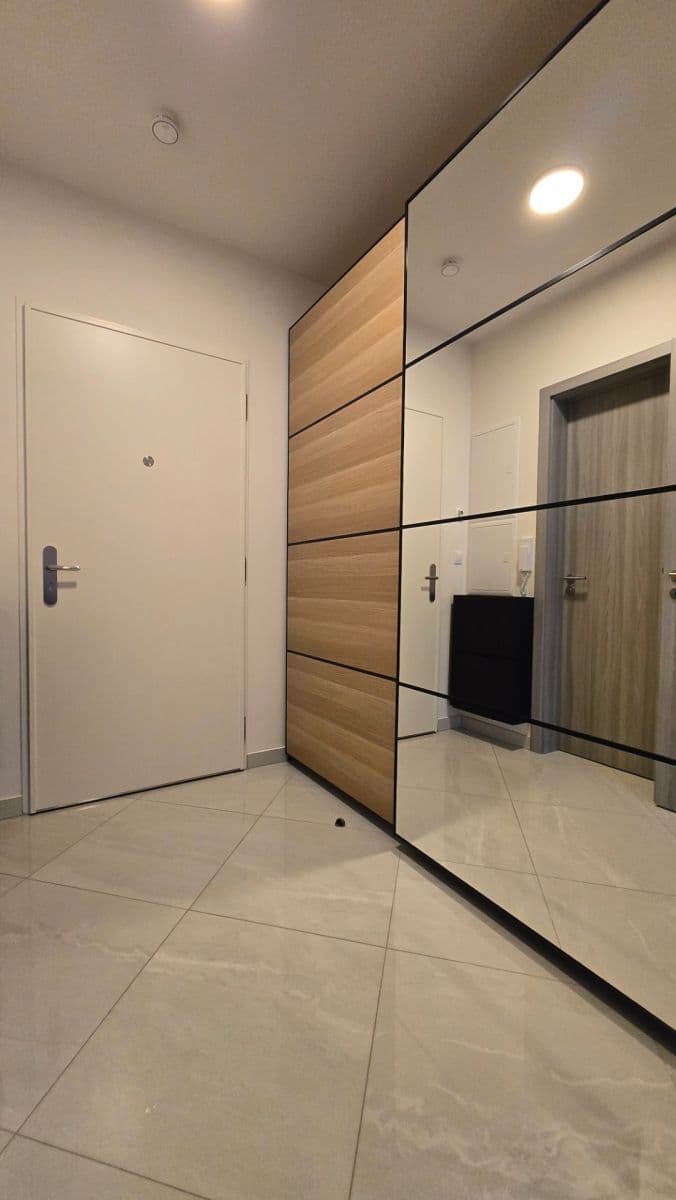 Prenájom bytu 2-izbový 47 m², Drahňovická, Praha, Praha Prenájom bytu 2-izbový 47 m², Drahňovická, Praha, Praha