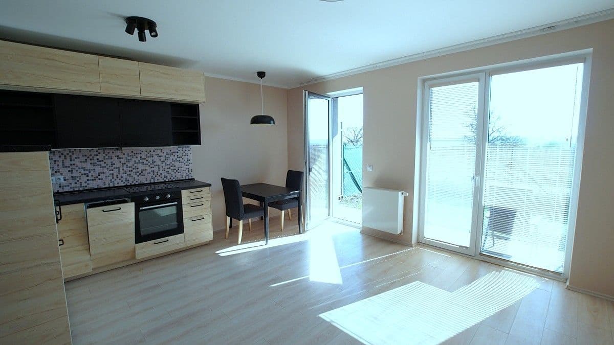 Prenájom bytu 1-izbový 33 m², Emy Destinové, Jinočany, Středočeský kraj Prenájom bytu 1-izbový 33 m², Emy Destinové, Jinočany, Středočeský kraj