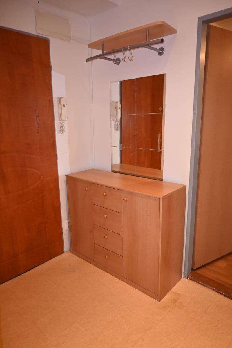 Prenájom bytu 2-izbový 32 m², Pod Strojírnami, Praha, Praha Prenájom bytu 2-izbový 32 m², Pod Strojírnami, Praha, Praha